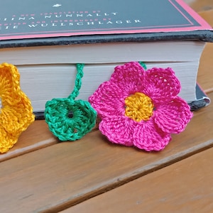 Crochet Pressed Flower Bookmark | Handmade Cottagecore Plant Stationary | Pinterest Accessory for Bookworms | Hippie Floral Book Accessory