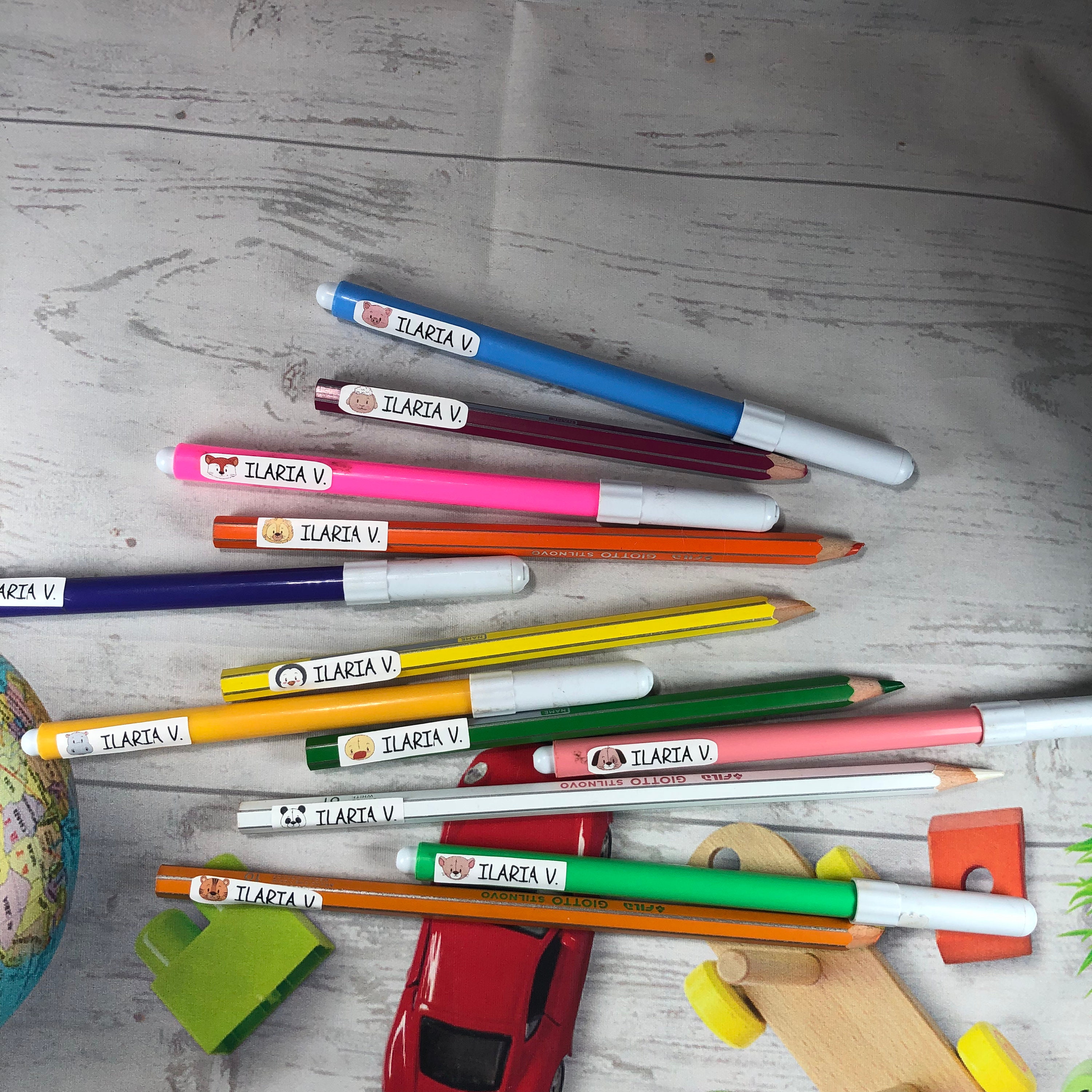Etichette adesive piccole per matite e pennarelli