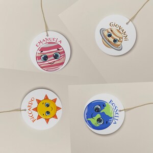 10 cartellini tag bigliettini tondi personalizzati pianeti bomboniere segnaposto cerimonie battesimo nascita comunione cresima compleanno