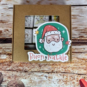Scatola con 9 cioccolatini cremini assortiti personalizzati per Natale disegni a scelta scatolina di cartone personalizzata regalo natalizio