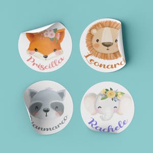 20 adesivi stickers tondi per compleanni ed eventi bambini personalizzati con nome e disegno di animali per bomboniere segnaposto compleanno
