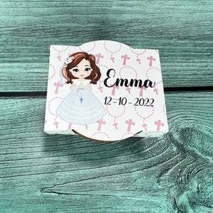Piccolo vaso in terracotta con semi personalizzato con disegno di bambina e simbolo comunione cresima idea bomboniera ecologica e originale