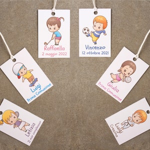 15 cartellini tag bigliettini personalizzati 16 disegni piccoli sportivi surf pugilato karate atletica sci skate calcio basket tennis nuoto