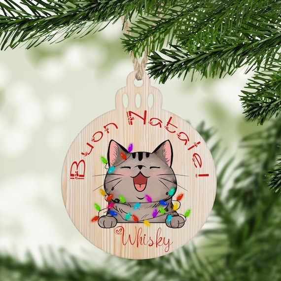 Gatto Sull'albero Del Nuovo Anno Dell'albero Di Natale Gattino Sveglio Impertinente Fotografia - Foto 4