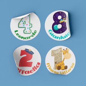 20 adesivi stickers tondi per compleanno bambini 1-12 anni personalizzati con numero nome bomboniere segnaposto compleanno party kit feste