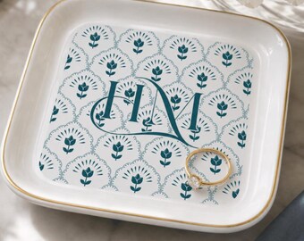 Plato de joyería personalizado Decoración romántica Estilo de dormitorio Organización Regalos por menos de 15 Ideas de regalos de recuerdo Soporte de anillos de cerámica Ella Ordenar