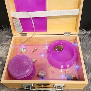 Medium wood storage box