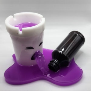 Leaner the ashtray