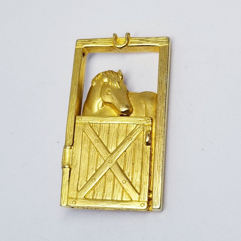 Horse in Stall Pin