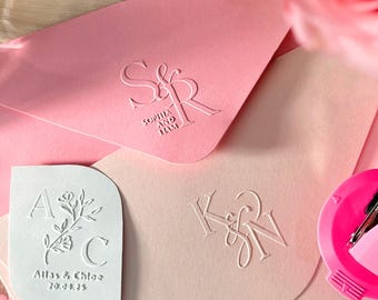 Sello en relieve personalizado para invitaciones de boda / Sello en relieve para monogramas / Sello en relieve para bodas / Sello en relieve para servilletas / Sello de boda