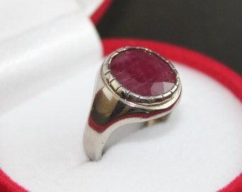 Yaqoot stone shop ring design
