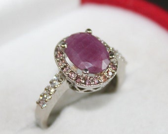 1.75Ct Natural Burmese Red Ruby Oval Shape Women Ring In 925 Silver 1.75Ct Natural Burmese Red Ruby Oval Shape Women Ring In 925 Silver