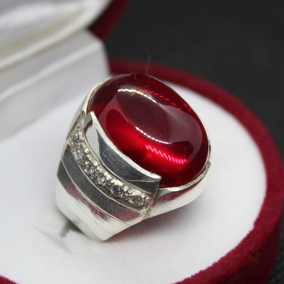 Elegant Design Oval Shape Cabochon Persian Ruby Yaqoot Yakoot Ring