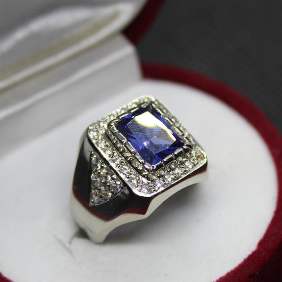 Divya Shakti Blue Sapphire / Nilam / Neelam Gemstone Silver Ring AAA  Quality For Women - Divya Shakti Online