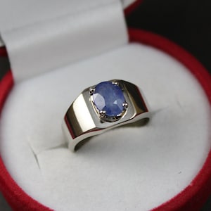 Handmade Ceylon Blue Sapphire Ring: Sterling Silver Elegant Style