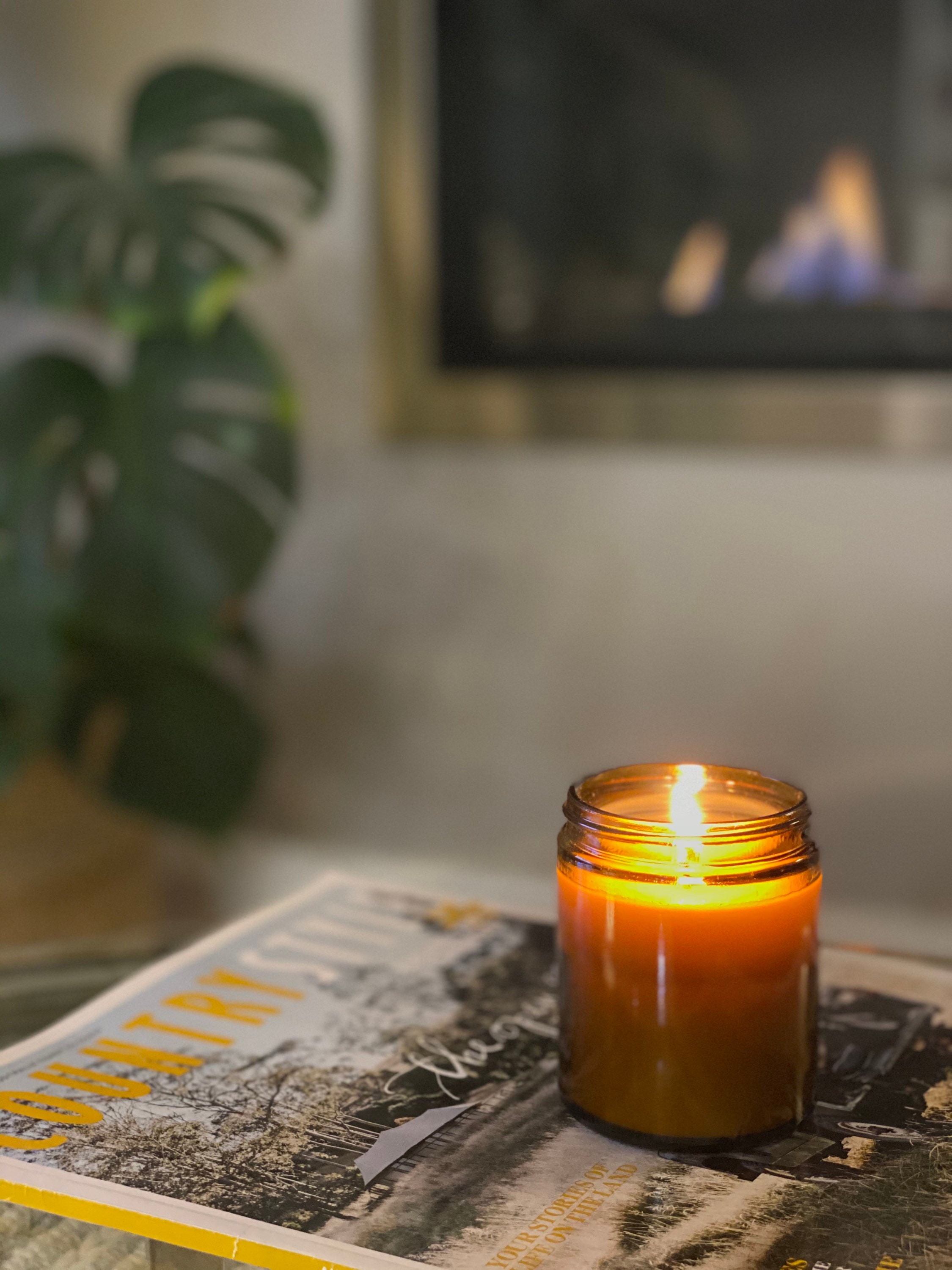 tobacco flower and amber candle Tobacco Flower & Oak Soy Wax Candle | Hand-poured Amber Jar