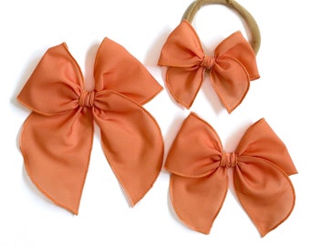 Jack-o-lantern Party Bow / Pink Ghost Bow / Halloween Bow / Baby Bow / Baby Headband / Toddler Bow / Toddler Hair Clip / Little Girl Bow