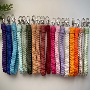 Pulsera de macramé / llavero de macramé, pulsera, pulsera de macramé, pulsera boho, porta credencial, llavero de macramé, pulsera boho, cordón de muñeca