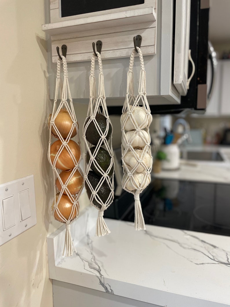 Boho Garlic Stocking , Rv Living, Macrame Garlic Stocking, Space Saver, Macrame Produce Hanger, Kitchen Storage , Fruit Basket, Market Bag