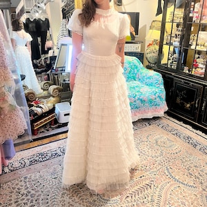 Vintage 1950s wedding dress