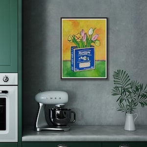Puede incluir: Una pintura de acuarela de un ramo de tulipanes rosas, blancos y amarillos en una caja azul con el texto "Ronzoni" y "Pastina & Rice". La caja est&aacute; sobre una superficie verde. El fondo es una lavada de acuarela amarilla.
