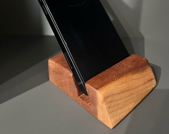 Handyhalter aus Holz
