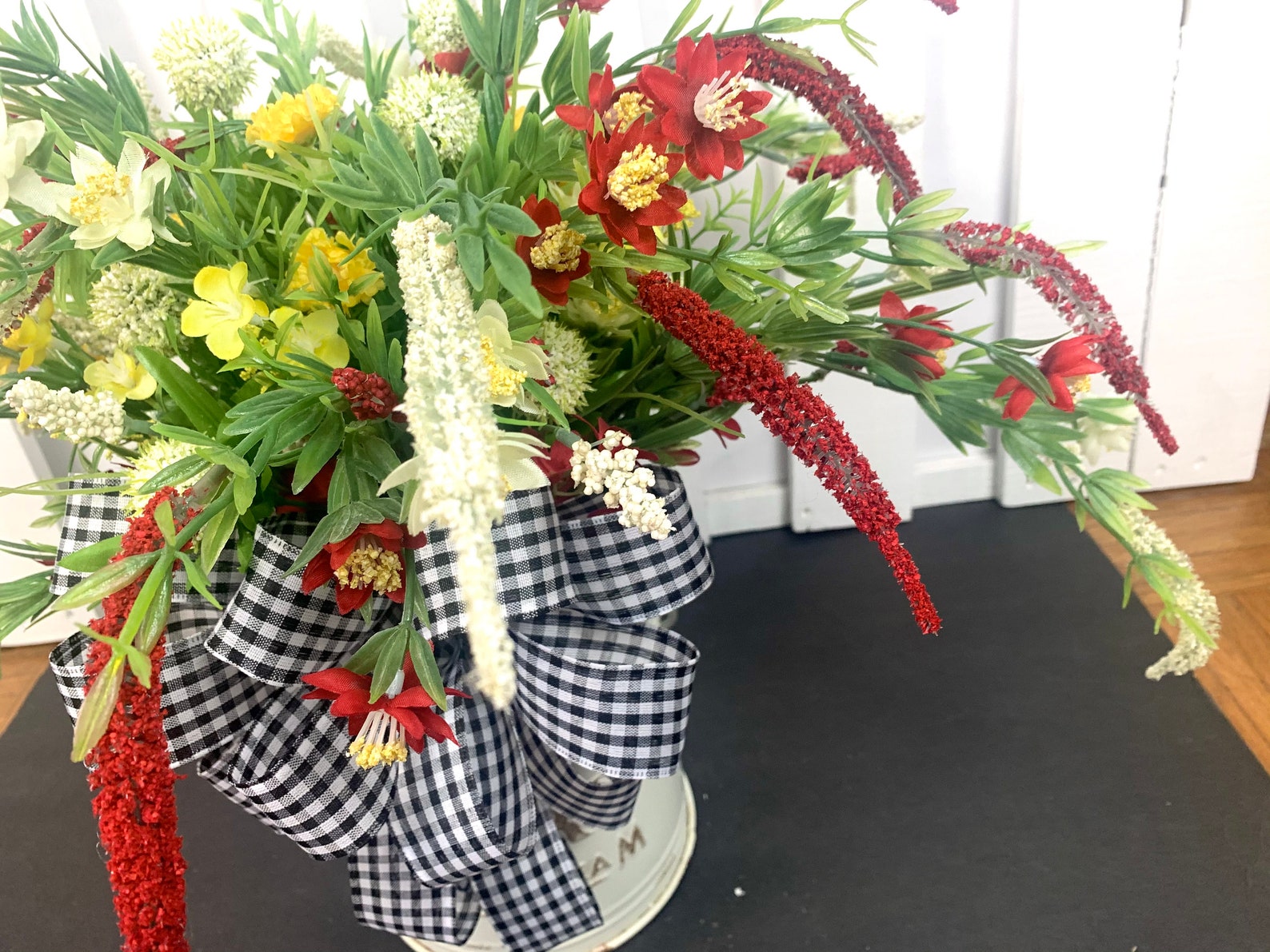 floral arrangement for kitchen table