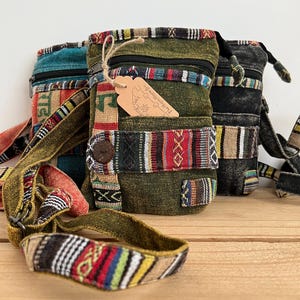 Joli petit sac à passeport parfait pour les festivals, le voyage, le coffre-fort pour l'argent de plage, sac à bandoulière bohème hippie, à bandoulière, commerce équitable