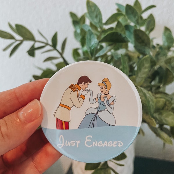 Disney Just engaged badge | Disney just engaged button pin | Cinderella  badge | disney wedding badge | Disney engagement badge | Cinderella