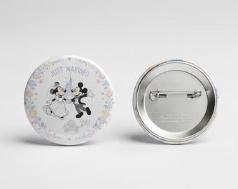 Disney just married Button Pin | Disney Button Pin just married | Disney Park Button Pin newlyweds | Disney honeymoon button pin
