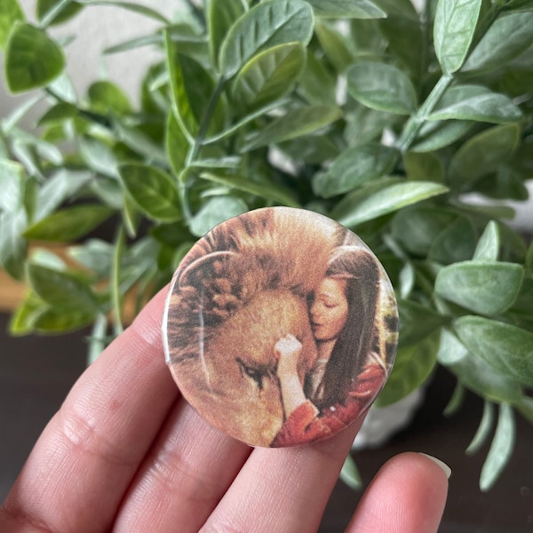Chronicles of Narnia Badge | Aslan and Lucy Badge | Narnia button Pin | Narnia gift | Narnia badge