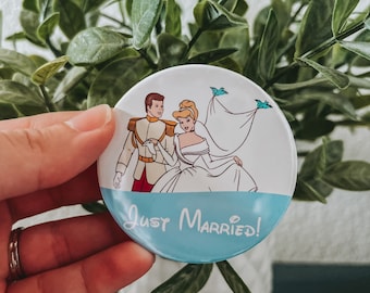 Broche "Recém-casados" da Disney | Broche "Recém-casados" da Disney | Broche da Cinderela | Broche de casamento da Disney | Broche de casamento da Disney | Broche da Cinderela