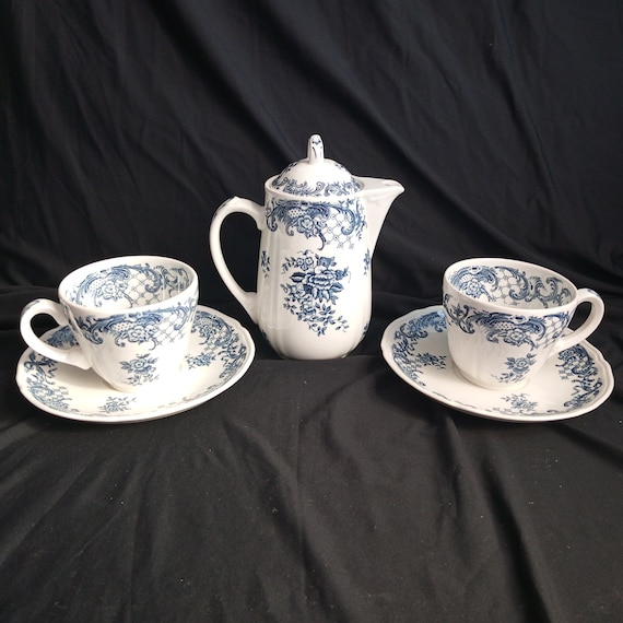 Beautiful Villeroy & Boch - VALERIA- Two Cups With a Saucer and a