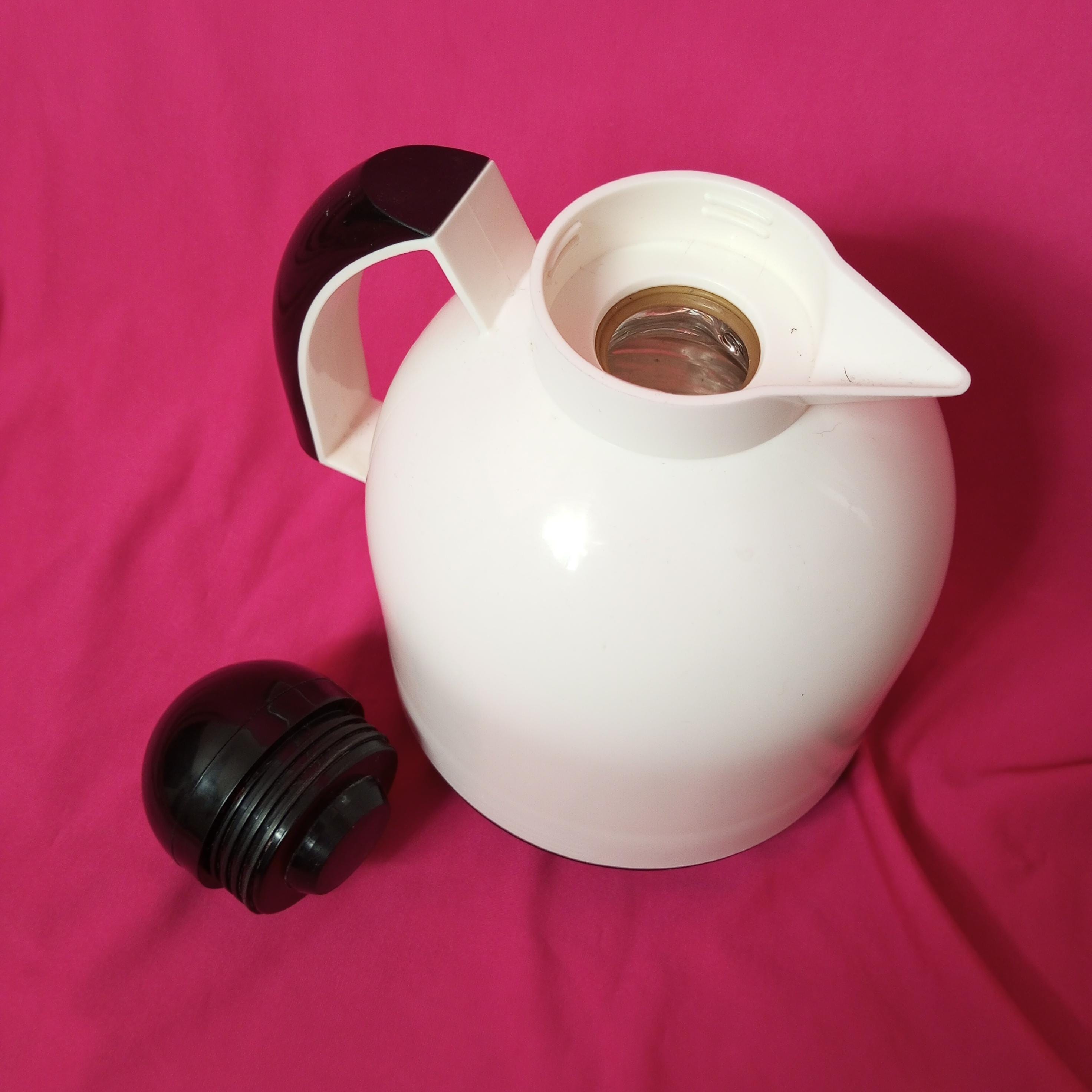 ヴィンテージのグッツィーニ製、白黒の魔法瓶。1980年代のグッツィーニ