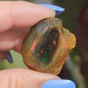Ethiopian Water Opal, Welo Egg Opal Specimen for Collectors, Floating Opal Crystal, Fire & Flash Opal