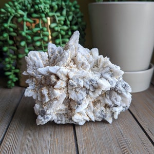 Calcite on Quartz, UV Reactive Calcite Specimen, Calcite Mineral Specimen from Peru, Collector Crystals, Scalenohedral Calcite