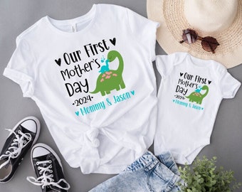 Ons eerste Moederdag shirt, dinosaurus shirt, aangepast Moederdag shirt, moeder en baby eerste moederdag, PNG, DIGITALE PNG