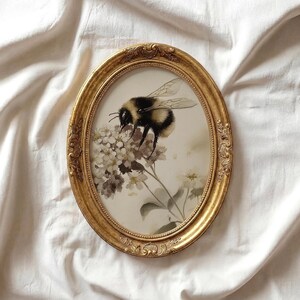 Botanische close-up hommelprint, Cottagecore-muurkunst (digitale download) 472