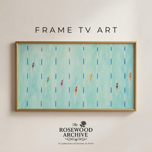 Puede incluir: Una impresión enmarcada titulada "FRAME TV ART" que presenta una escena de piscina con nadadores en trajes de baño de varios colores. La obra de arte tiene un marco dorado y el texto "The Rosewood Archive" y "A Collection of Stories in Print" en la parte inferior.