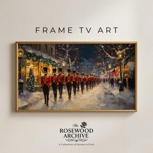 Puede incluir: Una impresión enmarcada titulada "FRAME TV ART" representa una escena invernal con soldados con abrigos rojos marchando por una calle nevada. La obra de arte tiene un marco dorado y presenta el texto "The Rosewood Archive" y "A Collection of Stories in Print".