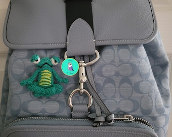 Frog yogi brooch, namaste frog pin, crochet frog pin, Frog yoga, yoga pin, cute animal pin, custom pins, yoga poses, zen frog pin, yogi pin