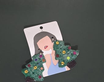 Crochet Christmas Tree Earrings: Acrylic Holiday Dangles