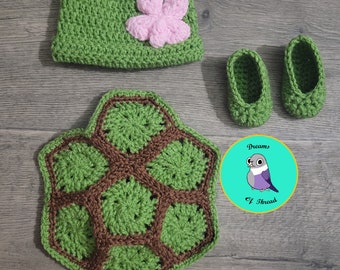 Crochet Turtle Baby Outfit: Shell, Hat & Booties - Photo Prop