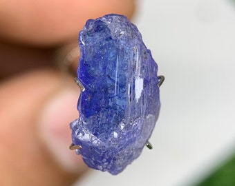 Natural Tanzanite Crystal 8.85 Carats Blue Tanzanite Raw/Tanzanite Crystal.