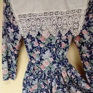 Gunne Sax 1980s , fit and flare, long sleeve, navy blue and pink roses pattern  women&#39;s siz xsmall, xxmall, perfect for two sisters.