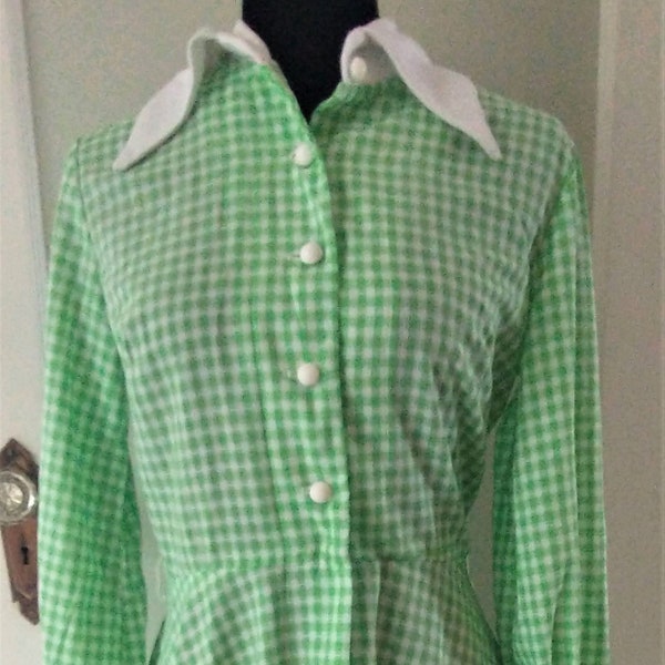 1960s Green and white gingham midi day dress, fit and flare, huge collar, cuffs and buttons, women's small, Fritizi of California