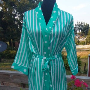 1970s Vintage Neiman Marcus Women&#39;s robe, green and white stripes, made in USA, David Brown Boutique, women&#39;s small to medium