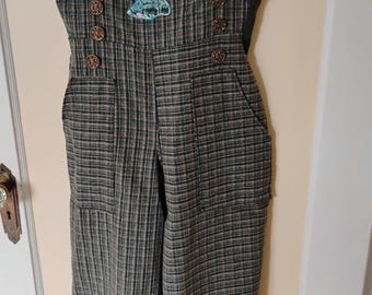 Süßer karierter Vintage Overall. Eine Wollmischung, Handarbeit, Taschen, Damen extra klein.
