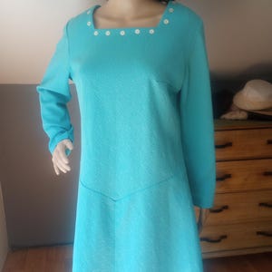 1970s mod vintage sheath, turquoise, aqua, square neckline, women&#39;s medium, retro dress, polyester