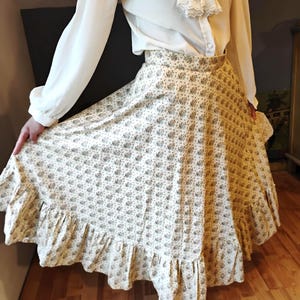 1980s floral ruffle summer skirt, tan, calico, prairie, cottage core, women&#39;s small, western, boho.